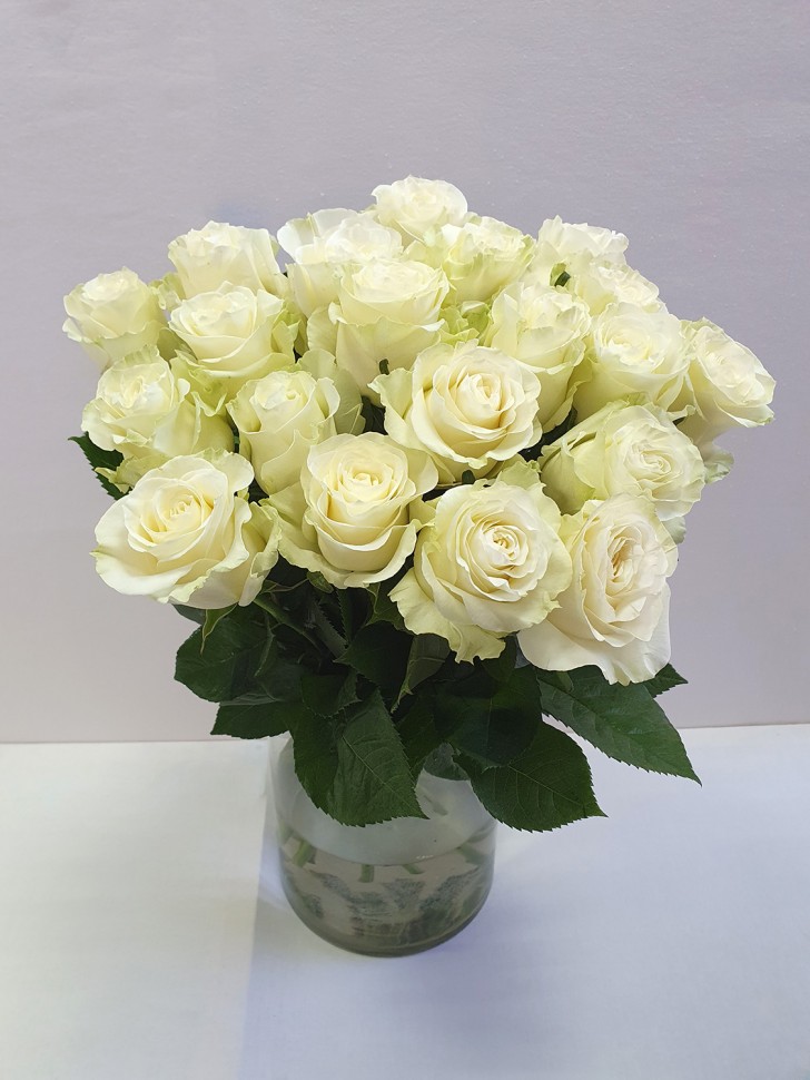 Букет из 21 белой розы. 60см, Эквадор.